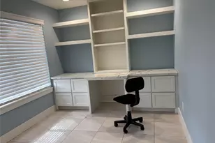 207 Parliament Dr, Houston, TX 77034 - Photo 9