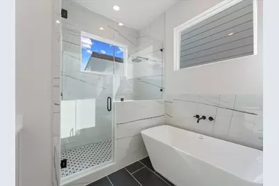 4710 Thornton Villas Lane, Houston, TX 77018 - Photo 23