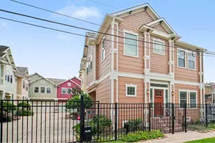 1744 W 25th St, Houston, TX 77008 - Photo 1