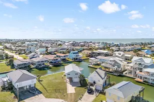 22128 Yoakum Dr, Galveston, TX 77554 - Photo 43