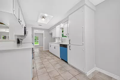 18747 Woodridge Drive, Conroe, TX 77302 - Photo 13