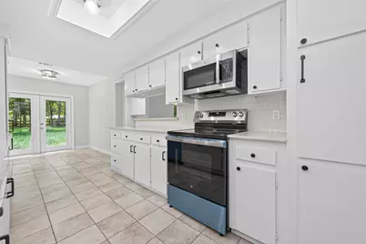 18747 Woodridge Drive, Conroe, TX 77302 - Photo 15