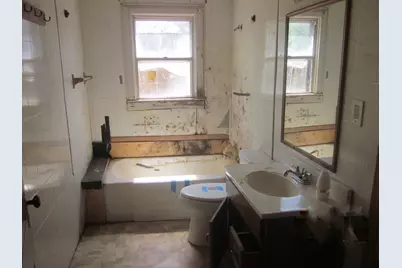 401 Avenue F SE, Childress, TX 79201 - Photo 7