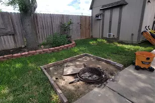 204 King William Dr, La Porte, TX 77571 - Photo 17