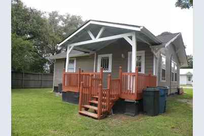 319 N Hunt Street, Bellville, TX 77418 - Photo 3