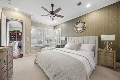 10 Windsor Court, Houston, TX 77055 - Photo 15