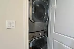 3255 Maxroy St, Houston, TX 77008 - Photo 23