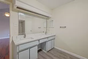 2107 Shadowbriar Dr, Houston, TX 77077 - Photo 11