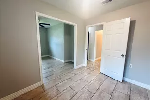 12211 Wessex Dr, Houston, TX 77089 - Photo 17