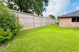 12211 Wessex Dr, Houston, TX 77089 - Photo 21