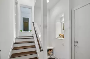 1166 W 19th St, Houston, TX 77008 - Photo 3