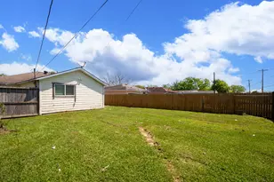 1231 W 7th St, Freeport, TX 77541 - Photo 23
