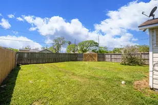 1231 W 7th St, Freeport, TX 77541 - Photo 21