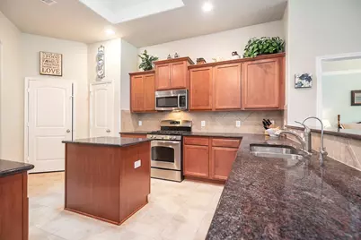 170 Black Swan Place, The Woodlands, TX 77354 - Photo 7