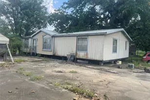 805 N Main St, Jewett, TX 75846 - Photo 9