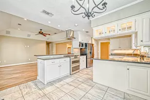 3710 Linkview Dr, Houston, TX 77025 - Photo 17