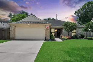614 7th St, Sugar Land, TX 77498 - Photo 1