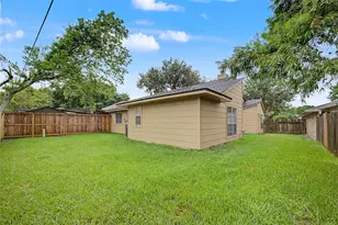 16355 La Luna Dr, Houston, TX 77083 - Photo 39