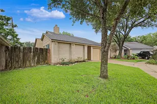 16355 La Luna Dr, Houston, TX 77083 - Photo 5