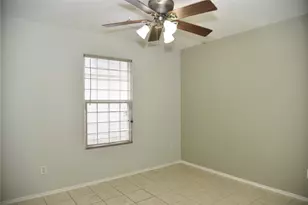 10406 Sutter Glen Ln, Houston, TX 77075 - Photo 17