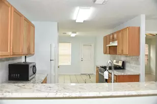 10406 Sutter Glen Ln, Houston, TX 77075 - Photo 9