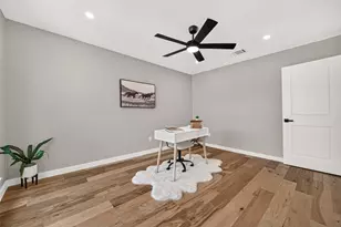 15103 Plaza Libre Dr, Houston, TX 77083 - Photo 9