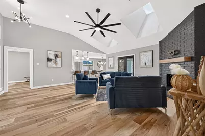15103 Plaza Libre Drive, Houston, TX 77083 - Photo 13