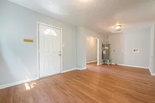4810 Carmen St, Houston, TX 77033 - Photo 9