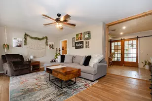 204 S Mattson St, West Columbia, TX 77486 - Photo 3