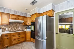 204 S Mattson St, West Columbia, TX 77486 - Photo 11