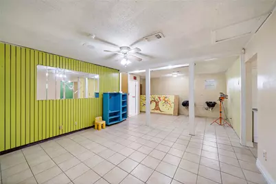 5639 Overdale Street, Houston, TX 77033 - Photo 9