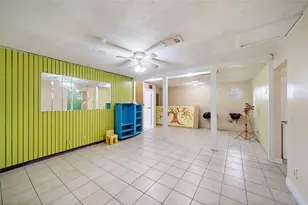 5639 Overdale St, Houston, TX 77033 - Photo 9