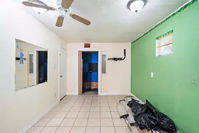5639 Overdale Street, Houston, TX 77033 - Photo 15