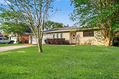 16923 Blackhawk Boulevard, Friendswood, TX 77546 - Photo 3