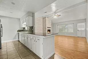 16923 Blackhawk Blvd, Friendswood, TX 77546 - Photo 7