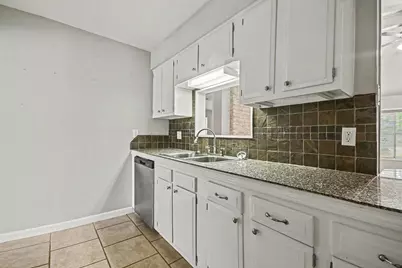 16923 Blackhawk Boulevard, Friendswood, TX 77546 - Photo 7