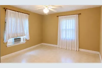 720 N Avenue B, Freeport, TX 77541 - Photo 9