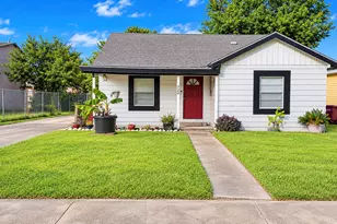 720 N Ave B, Freeport, TX 77541 - Photo 1