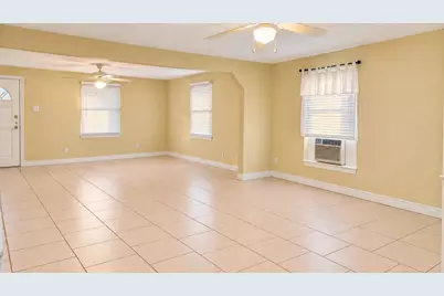 720 N Avenue B, Freeport, TX 77541 - Photo 5