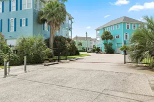 1007 Lillian Ln, Galveston, TX 77554 - Photo 5