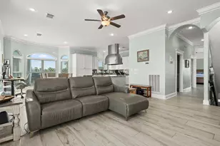 1007 Lillian Ln, Galveston, TX 77554 - Photo 17