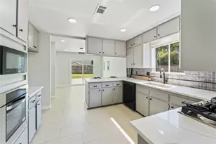 3203 Lazy Pine Ln, La Porte, TX 77571 - Photo 3