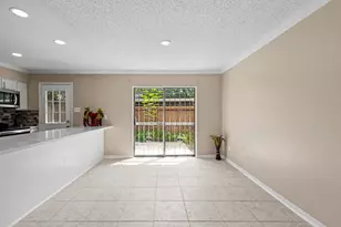 7939 Kendalia Dr, Houston, TX 77036 - Photo 11