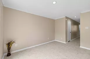 7939 Kendalia Dr, Houston, TX 77036 - Photo 13