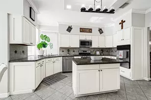 1913 Dublin Dr, Deer Park, TX 77536 - Photo 9