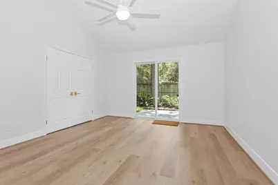 147 E Pathfinders Circle, The Woodlands, TX 77381 - Photo 35
