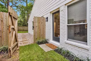 147 E Pathfinders Cir, The Woodlands, TX 77381 - Photo 49