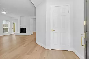 147 E Pathfinders Cir, The Woodlands, TX 77381 - Photo 7