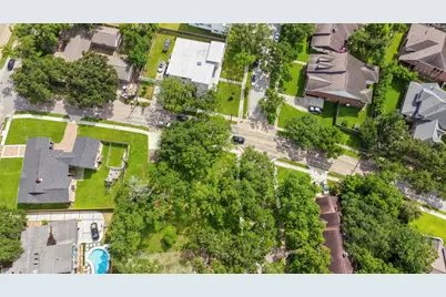 4827 Braesvalley Drive, Houston, TX 77096 - Photo 11
