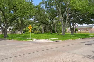 4827 Braesvalley Dr, Houston, TX 77096 - Photo 7